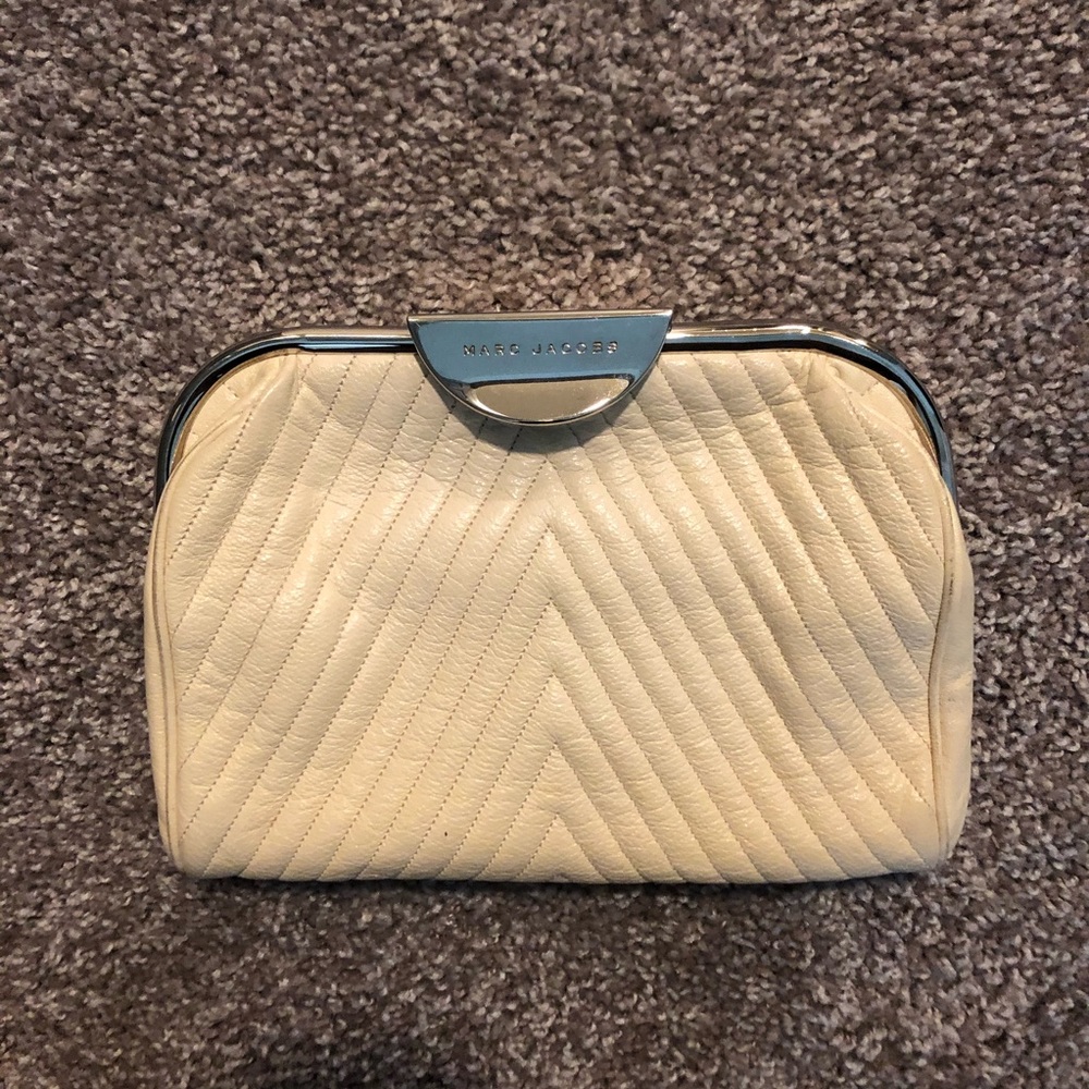 MARC JACOBS // Clutch